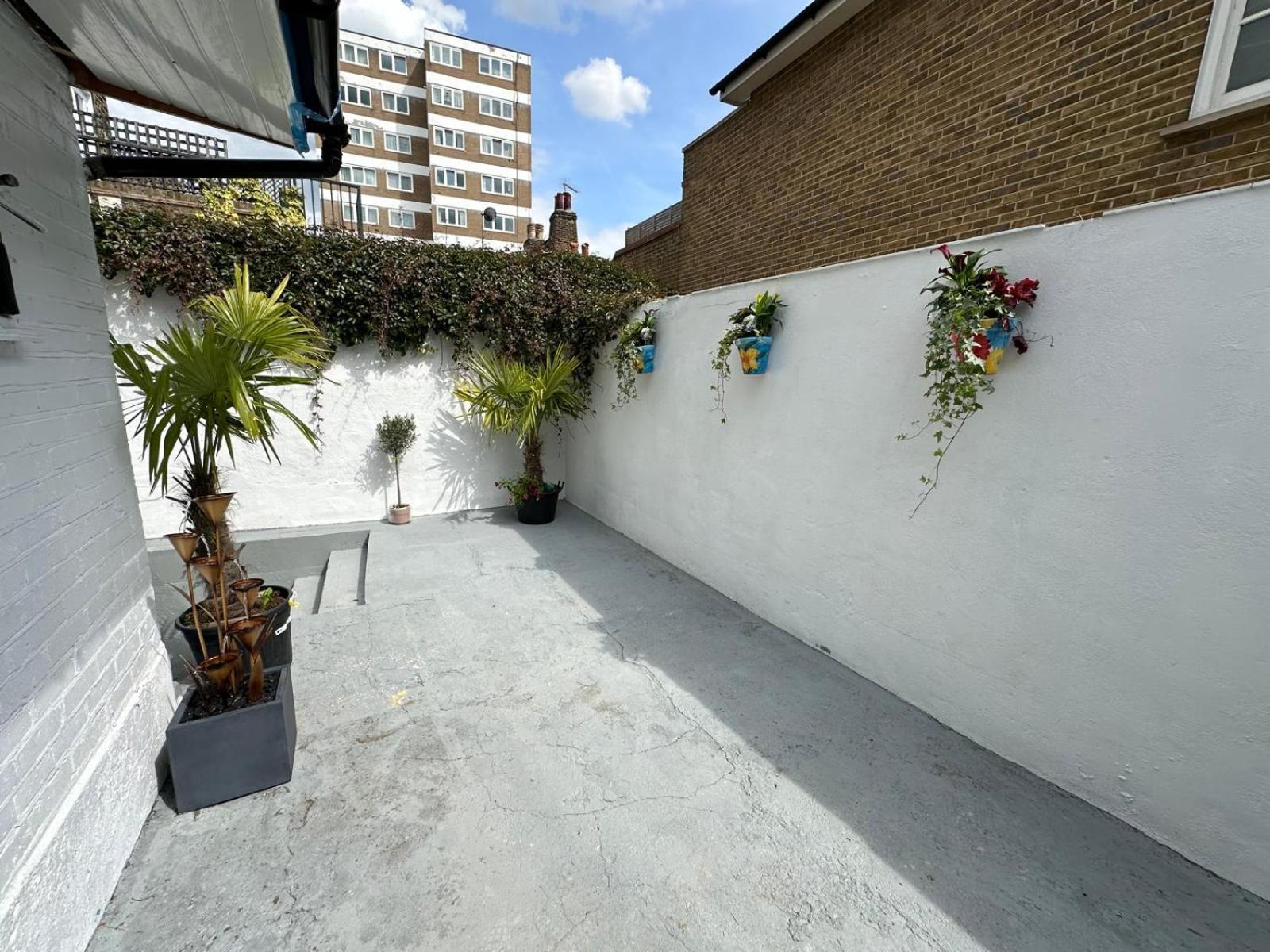 Beautiful Basement In Chiswick * Londres